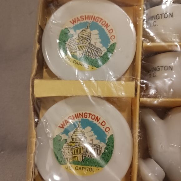 VINTAGE Toy China Tea Set (Washington D.C) - Picture 5 of 7